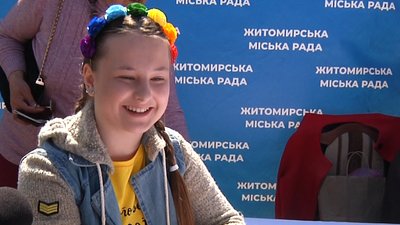 У Житомирі кожен може долучитися до вишивання картини, яку подарують місту до Дня вишиванки У Житомирі кожен може долучитися до вишивання картини, яку подарують місту до Дня вишиванки