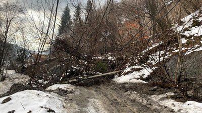 На Закарпатті рятувальники відкачували воду з підтоплених приміщень На Закарпатті рятувальники відкачували воду з підтоплених приміщень