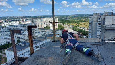 У Харкові демонтували верхні поверхи висотки, яку обстрілювала армія РФ