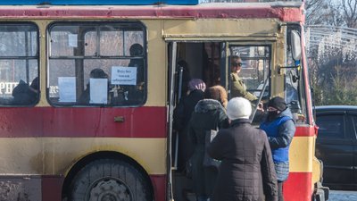 У Чернівцях обмерзають тролейбусні мережі: як курсує громадський транспорт