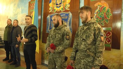 "Смуга перешкод": вихованці житомирської Школи юних десантників влаштували показові виступи "Смуга перешкод": вихованці житомирської Школи юних десантників влаштували показові виступи