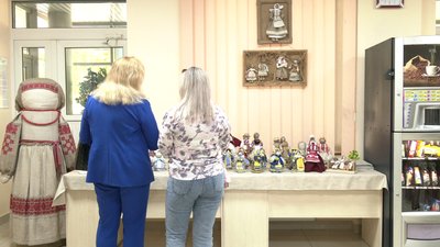 У Рівненському обласному перинатальному центрі відкрили виставку ляльки-мотанки У Рівненському обласному перинатальному центрі відкрили виставку ляльки-мотанки