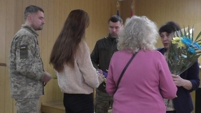 Родини загиблих воїнів, вручення медалі та ордена, Першотравенськ