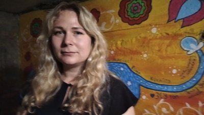 Мистецька оборона – у Житомирі влаштували концерт у сховищі, розмальованому дітьми Мистецька оборона – у Житомирі влаштували концерт у сховищі, розмальованому дітьми