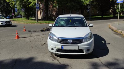 У Полтаві сталася аварія за участю водія електросамоката
