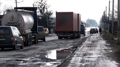 "Як сказати, щоб не матюкатися": ділянку державної траси назвали серед трьох найгірших на Рівненщині