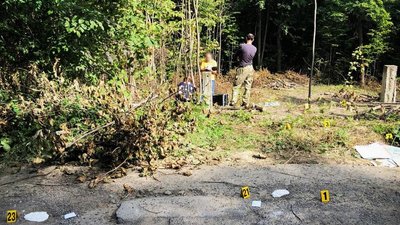 У лісосмузі на Буковині знайшли мертвого чоловіка. Він приїхав в область, щоб купити авто