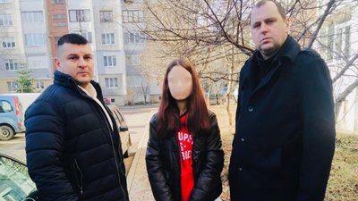 Була в гостях у подруги. Поліцейські знайшли 15-річну іванофранківку