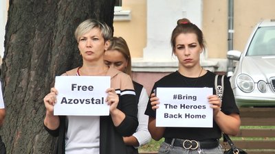 Хмельничани вийшли на майдан Незалежності Хмельничани вийшли на майдан Незалежності