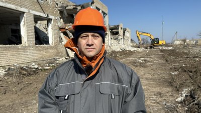 Ветерани російсько-української війни долучилися до демонтажу школи на Миколаївщині Ветерани російсько-української війни долучилися до демонтажу школи на Миколаївщині