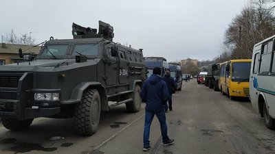 Центральна вулиця Нових Санжар Центральна вулиця Нових Санжар