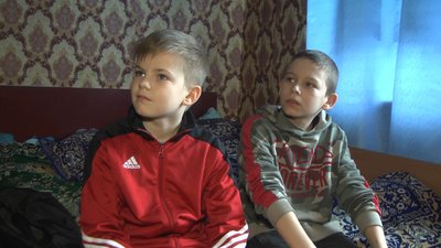 "Стріляли по хатах з гранатометів". Розповіді переселенців, яких прихистили на Вінниччині "Стріляли по хатах з гранатометів". Розповіді переселенців, яких прихистили на Вінниччині