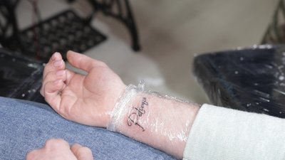 Ветеран російсько-української війни відкрив тату-салон у Тернополі Ветеран російсько-української війни відкрив тату-салон у Тернополі