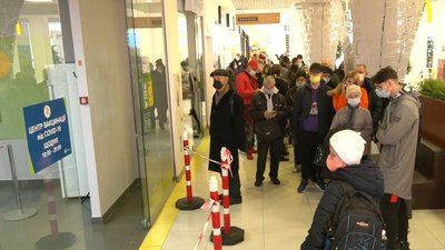 Пів тисячі охочих за день: у Черкасах на щеплення проти COVID-19 утворюються черги