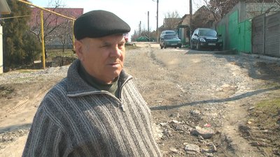 Мешканці Шевченківськаого району Запоріжжя скаржаться на стан доріг Мешканці Шевченківськаого району Запоріжжя скаржаться на стан доріг