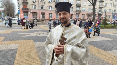 "Не сумніваємося у Воскресінні, віримо в перемогу": в тернопільських храмах освячують великодні кошики "Не сумніваємося у Воскресінні, віримо в перемогу": в тернопільських храмах освячують великодні кошики
