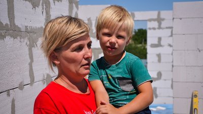 Багатодітна сім'я з Одещини лишилася без даху над головою після ракетного удару. ФОТО. ВІДЕО