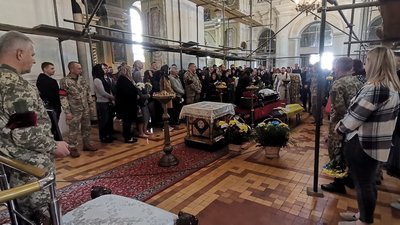 У Луцьку попрощалися з 37-річним сержантом, який загинув захищаючи Україну У Луцьку попрощалися з 37-річним сержантом, який загинув захищаючи Україну