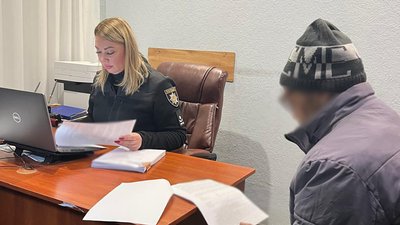 Забрав пакет з покупками: у Запоріжжі затримали чоловіка за підозрою в розбої