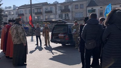 На Тернопільщині попрощалися із військовими Євгеном Гораком та Олегом Федчуком На Тернопільщині попрощалися із військовими Євгеном Гораком та Олегом Федчуком