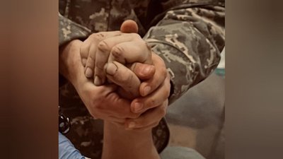 Військовий лікар Олег Токарчук: "Працюємо 24/7" Військовий лікар Олег Токарчук: "Працюємо 24/7"