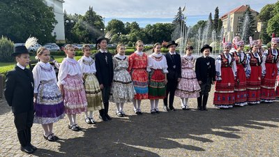 В Ужгороді відзначили День Європи виконанням гімну "Ода до Радості" В Ужгороді відзначили День Європи виконанням гімну "Ода до Радості"