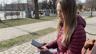 Фотографиня з Миколаєва збирає воєнні історії у власному проєкті під назвою "Шрами" Фотографиня з Миколаєва збирає воєнні історії у власному проєкті під назвою "Шрами"