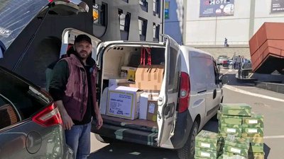 Музикант Ігор Воєвуцький: "Пішов у тероборону і волонтерю, бо хочу бути корисним" Музикант Ігор Воєвуцький: "Пішов у тероборону і волонтерю, бо хочу бути корисним"