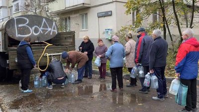 Черги за водою у Маріуполі