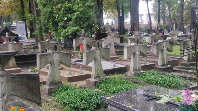 Прикарпатські волонтери тиждень впорядковували українські цвинтарі в Польщі Прикарпатські волонтери тиждень впорядковували українські цвинтарі в Польщі
