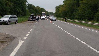 Один загиблий та п'ятеро травмованих: на Львівщині трапилася ДТП Один загиблий та п'ятеро травмованих: на Львівщині трапилася ДТП