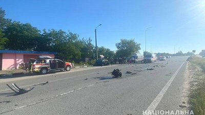 На Рівненщині зіткнулись легковик та вантажівка. Є загиблий і травмований На Рівненщині зіткнулись легковик та вантажівка. Є загиблий і травмований