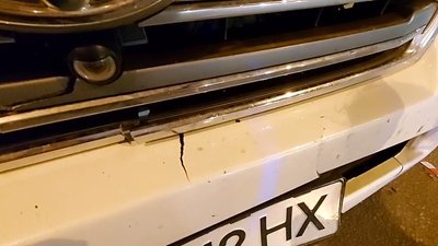 У Харкові позашляховик збив двох підлітків на пішохідному переході У Харкові позашляховик збив двох підлітків на пішохідному переході
