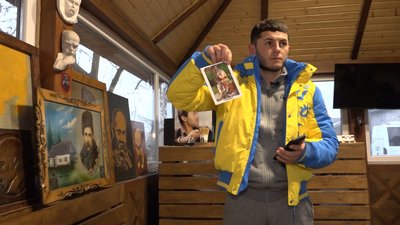Портрети Шевченка в автомайстерні: на Івано-Франківщині працівники СТО облаштували музей