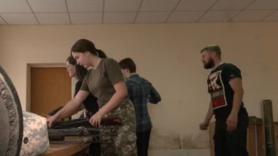 "Знати, щоб вижити": у Черкасах організували безоплатні курси з оборони
