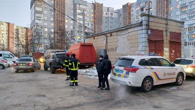 На будівництві у Черкасах впала конструкція. Трьох людей шпиталізували На будівництві у Черкасах впала конструкція. Трьох людей шпиталізували