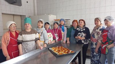 Полтавські викладачі за день печуть більше тисячі пиріжків для бійців