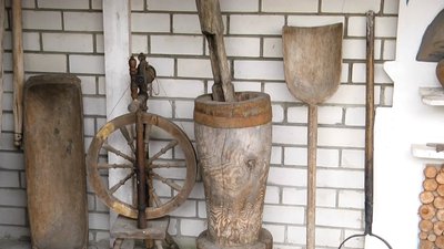 На Житомирщині відтворили українську хату початку 19 століття На Житомирщині відтворили українську хату початку 19 століття
