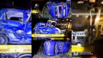 Автомобіль перекинувся у Чернігові, за кермом якого була п'яна 18-річна водійка