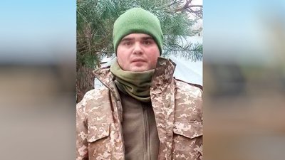 На Чернігівщині попрощалися з п'ятьма військовими, що загинули у боях на сході України На Чернігівщині попрощалися з п'ятьма військовими, що загинули у боях на сході України