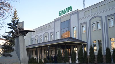 Встановив навіс: міська влада Рівного вивчає питання "захопленої" землі