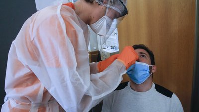 Ляшко пояснив, як приватні лабораторії безкоштовно тестуватимуть на COVID-19
