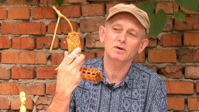"Посткарантинний футуризм". Іван Бойчук створює дерев'яні мініатюри