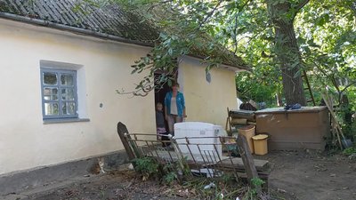 У соцмережах за два місяці назбирали на будинок для багатодітної родини з Хмельниччини
