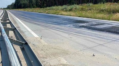 На дорозі Решетилівка–Дніпро перекинулась цистерна На дорозі Решетилівка–Дніпро перекинулась цистерна