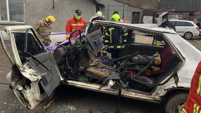 Закарпатські рятувальники отримали спеціальні аварійно-рятувальні машини Закарпатські рятувальники отримали спеціальні аварійно-рятувальні машини