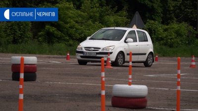 Як у Чернігові в умовах карантину складають іспити з водіння