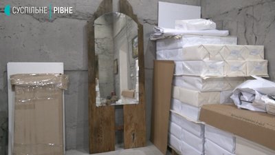"Воскресив" сотні ікон: рівненський реставратор розповів про тонкощі роботи