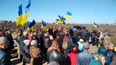 Похорон бійця. У Миколаєві простилися з воїном, що загинув звільняючи Харківщину