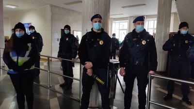 Житомиряни прийшли на сесію облради, аби дізнатися, чи буде підняття тарифів на транспортування газу Житомиряни прийшли на сесію облради, аби дізнатися, чи буде підняття тарифів на транспортування газу